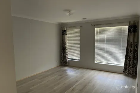 Property photo of 25 Willandra Boulevard Harkness VIC 3337