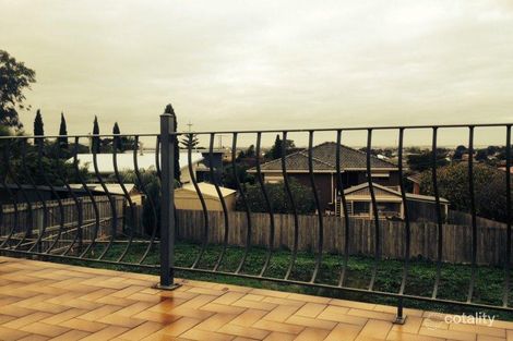 Property photo of 10 Royal Crescent Hamlyn Heights VIC 3215