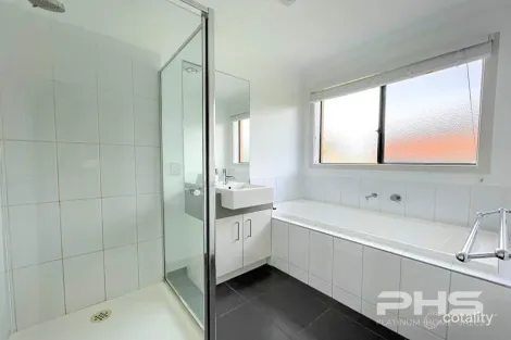 Property photo of 12 Redgum Drive Kerang VIC 3579