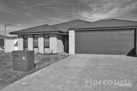 Property photo of 11 Balclutha Crescent Madora Bay WA 6210