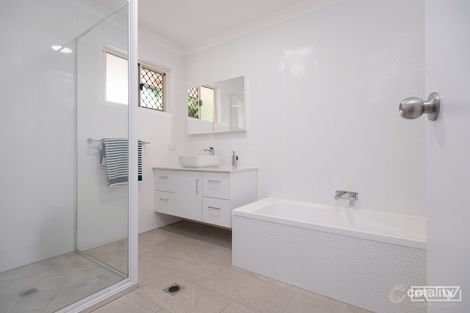 Property photo of 22 Waterview Drive Lammermoor QLD 4703