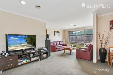 Property photo of 14 Baringa Park Drive Narre Warren South VIC 3805