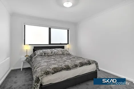 Property photo of 10 Canning Walk Wollert VIC 3750