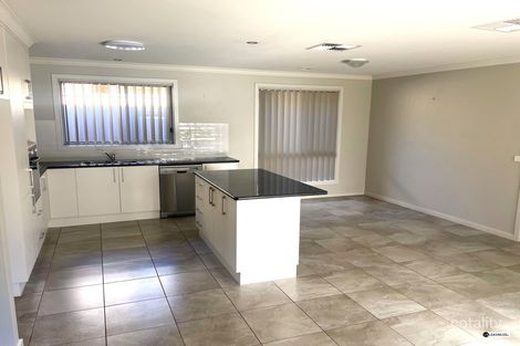 Property photo of 35 Lawson Circuit Lavington NSW 2641