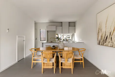 Property photo of 4 Aldea Crescent Avondale Heights VIC 3034