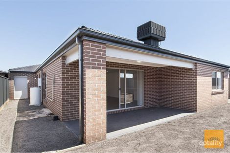 14 Duloe Rise, Cobblebank, VIC 3338