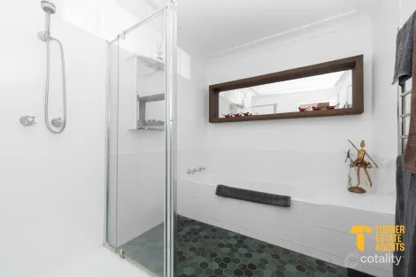 Property photo of 42 Albert Road Lesmurdie WA 6076