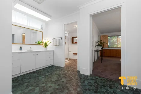 Property photo of 42 Albert Road Lesmurdie WA 6076