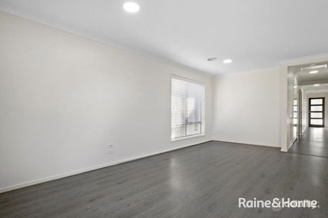 Property photo of 15 Mantello Drive Werribee VIC 3030
