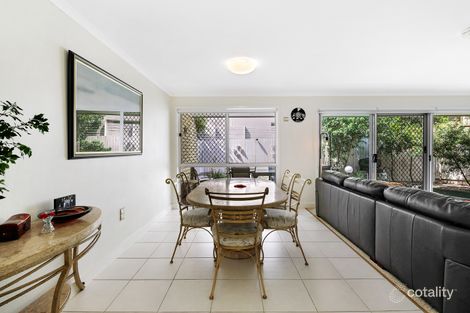 Property photo of 2/12 McWilliam Close Labrador QLD 4215