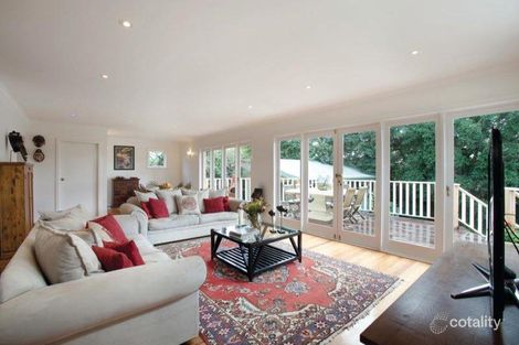 Property photo of 5 Zetland Road Mont Albert VIC 3127