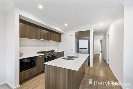 Property photo of 17 Akram Way Rockbank VIC 3335