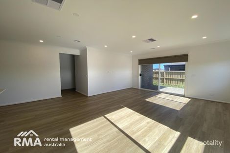 74 Generation Cres, Mambourin, VIC 3024