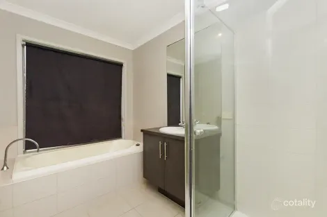 Property photo of 20 Madeira Close Portland VIC 3305