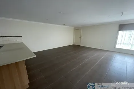Property photo of 14 Violet Way Cranbourne VIC 3977