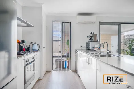 Property photo of 151 East Road Hocking WA 6065