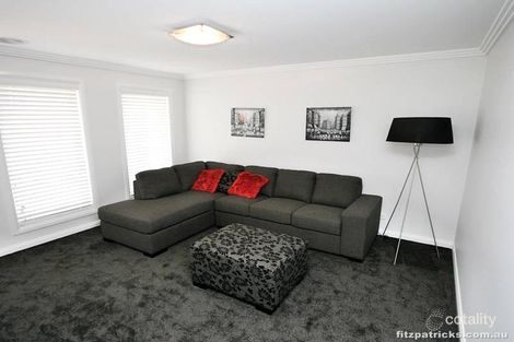 Property photo of 17 Cootamundra Boulevard Gobbagombalin NSW 2650