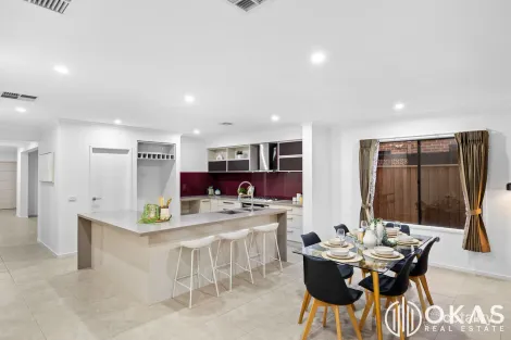 Property photo of 4 Applegate Crescent Tarneit VIC 3029