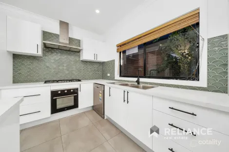 Property photo of 2/14 Cobbler Street Werribee VIC 3030