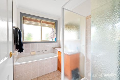 Property photo of 14 Ebony Drive Pakenham VIC 3810