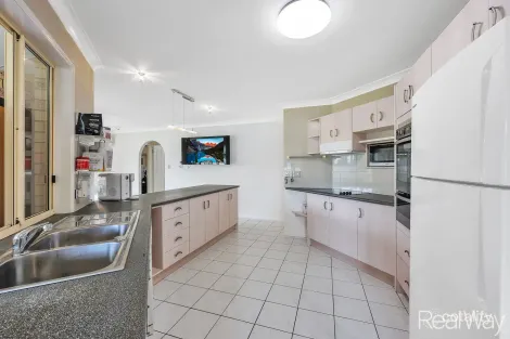 Property photo of 1 Belluna Crescent Gooburrum QLD 4670