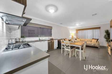 Property photo of 14 Gilded Road Werribee VIC 3030