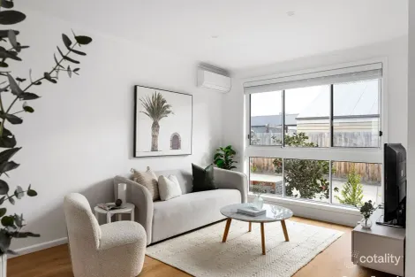 2/10 Christmas St, Northcote, VIC 3070