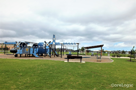 Property photo of 10 Abalone Walk Tarneit VIC 3029