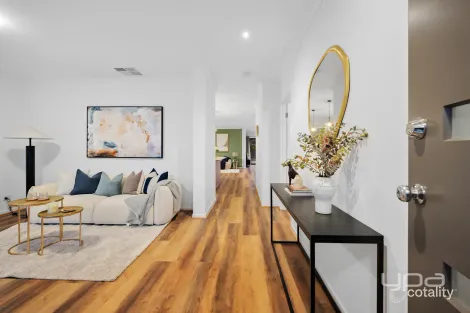 Property photo of 8 Tarango Drive Point Cook VIC 3030