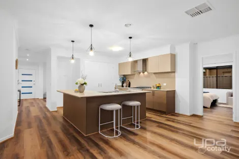 Property photo of 8 Tarango Drive Point Cook VIC 3030