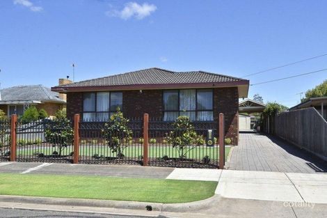 Property photo of 6 Alkoomi Avenue Hamlyn Heights VIC 3215