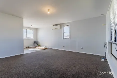Property photo of 5 Tanderra Drive Dubbo NSW 2830