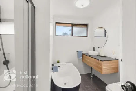 Property photo of 4/17 Campbell Street Warners Bay NSW 2282