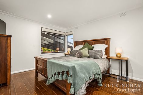 Property photo of 23 Bimbadeen Crescent Yallambie VIC 3085