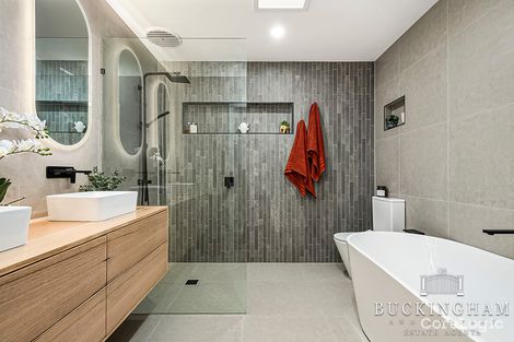 Property photo of 23 Bimbadeen Crescent Yallambie VIC 3085