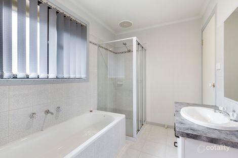 Property photo of 4 Oncidium Gardens Keilor Downs VIC 3038