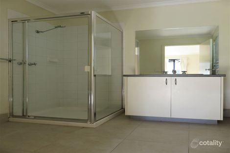 Property photo of 14 Canet Grove Narre Warren South VIC 3805