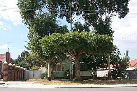 12 Ravenswood Dr, Nollamara, WA 6061