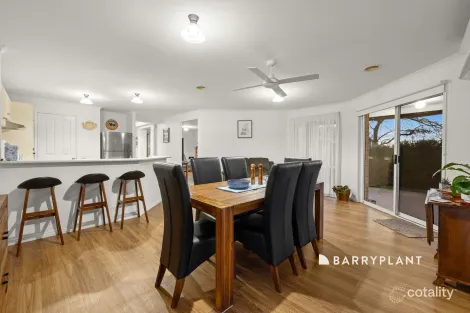 Property photo of 1 Flax Mill Close Drouin VIC 3818