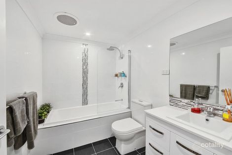 Property photo of 10/29 Lorimer Crescent Elderslie NSW 2570