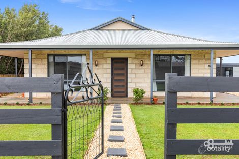 18 Kingsley Rd, Allendale East, SA 5291