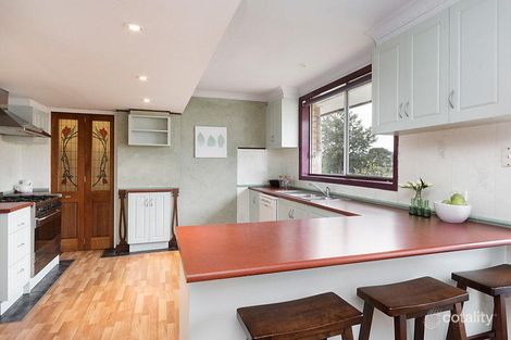 Property photo of 9 Cheam Walk Highton VIC 3216