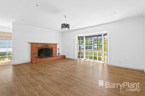 2 Emma Pl, Dingley Village, VIC 3172