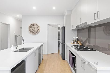 Property photo of 128 Evans Drive Croydon VIC 3136