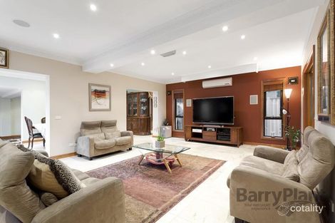 Property photo of 38 Hutchins Circuit Bundoora VIC 3083