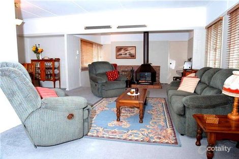 Property photo of 30 Abbotsleigh Street Holland Park QLD 4121