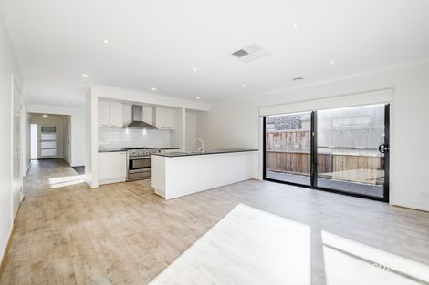 Property photo of 35 Honeybark Crescent Lyndhurst VIC 3975