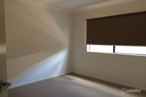 Property photo of 25 Scoria Circuit Craigieburn VIC 3064