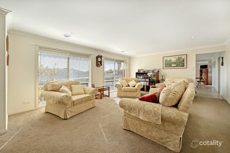 Property photo of 10 Summerhill Boulevard Drouin VIC 3818