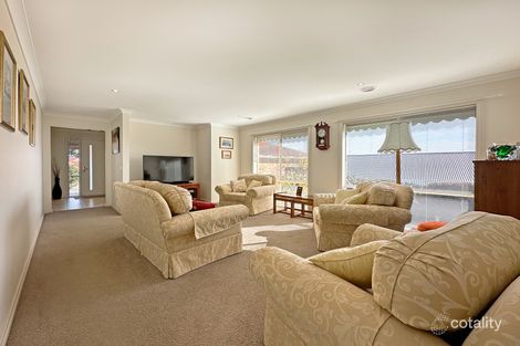Property photo of 10 Summerhill Boulevard Drouin VIC 3818